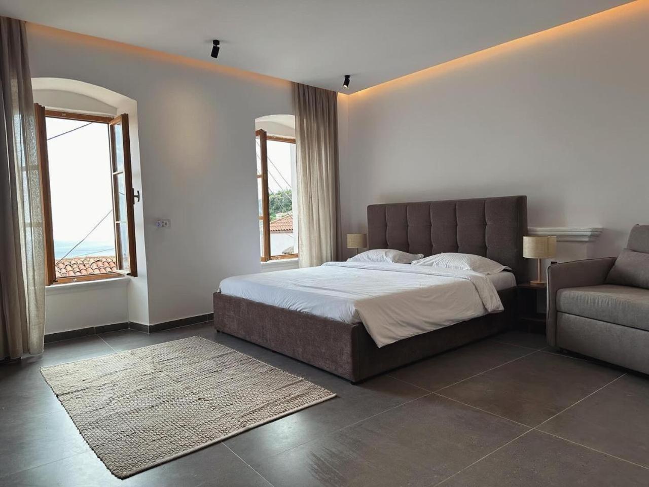 Lion'S Villa Vlorë Esterno foto