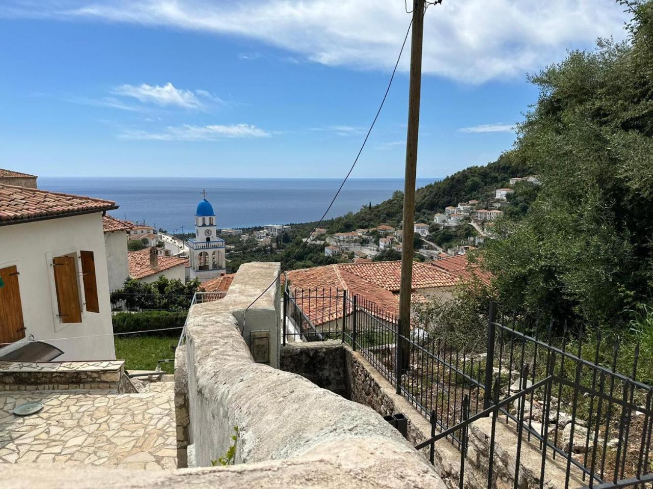Lion'S Villa Vlorë Esterno foto