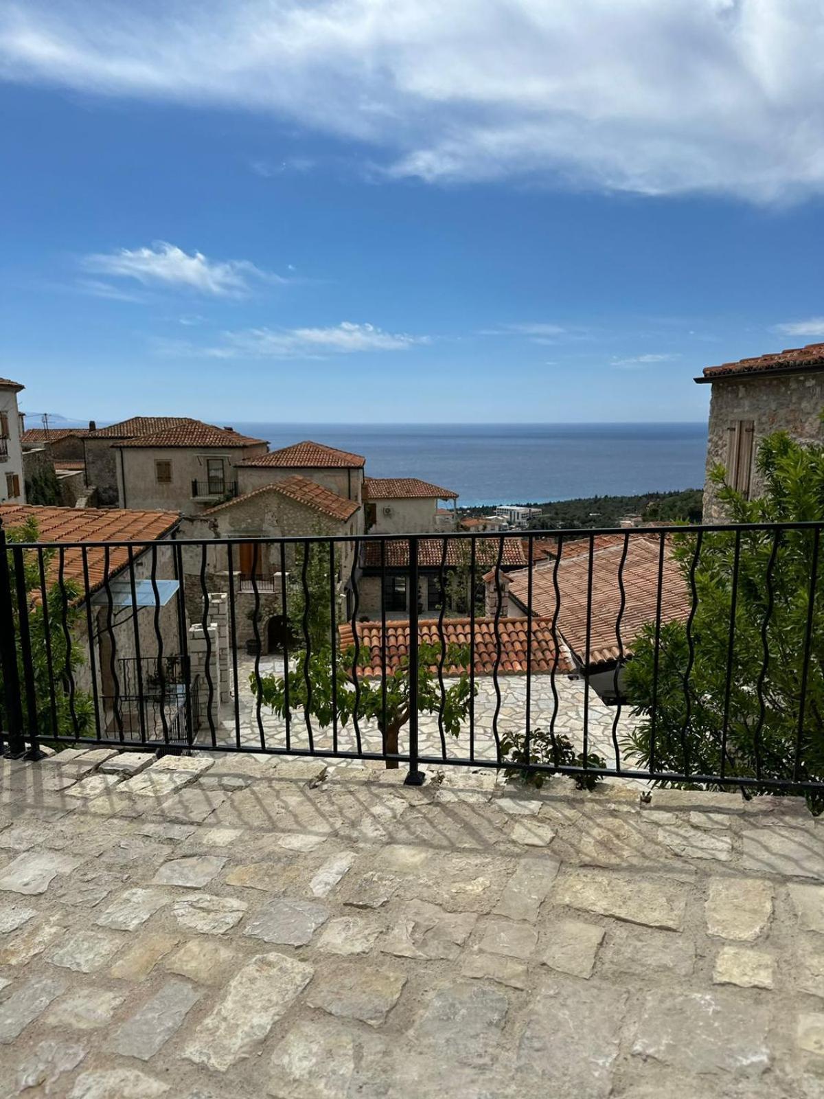 Lion'S Villa Vlorë Esterno foto
