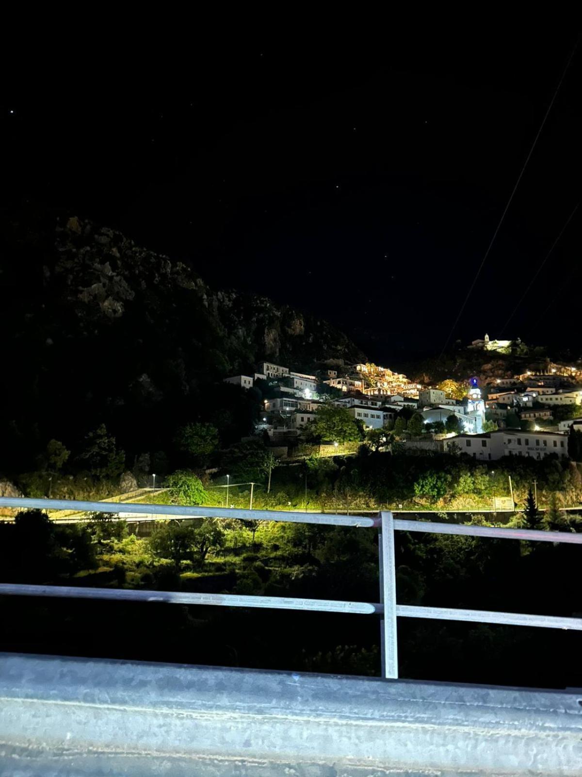 Lion'S Villa Vlorë Esterno foto