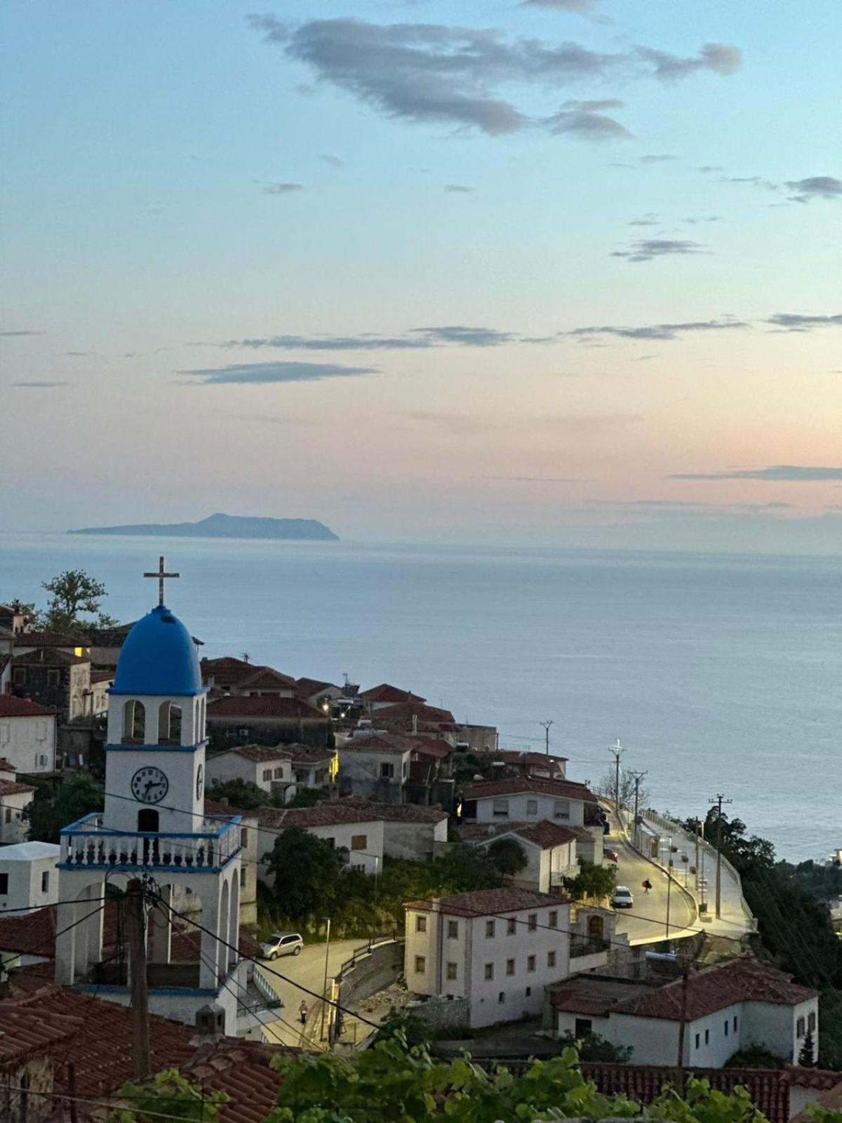 Lion'S Villa Vlorë Esterno foto